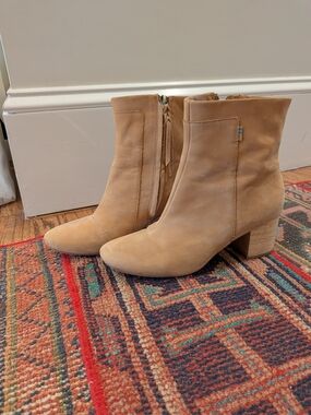 TOMS Women's Tan Suede Block Heel Ankle Boots